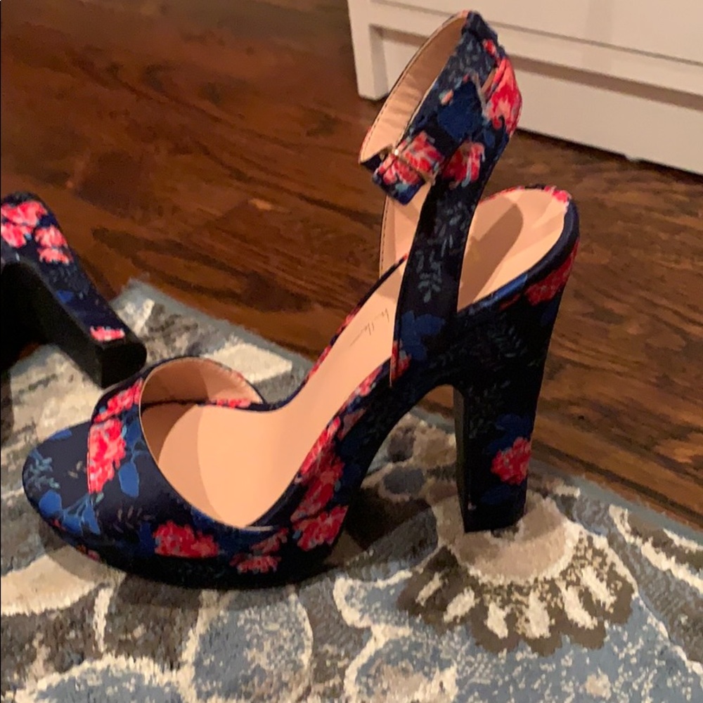 Heels - Picture 3 of 5
